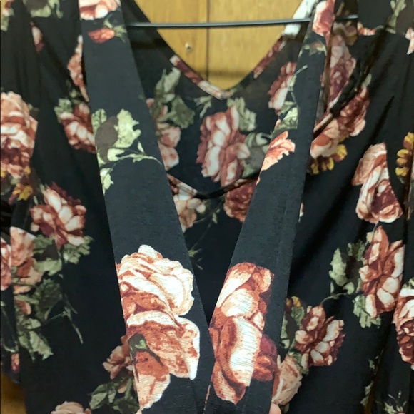 Woman’s 2x blouse - Picture 3 of 5